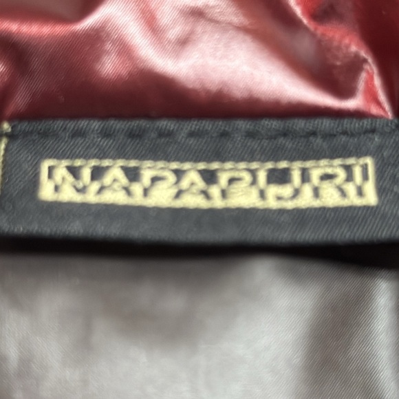 NAPAPIJRI Goose-down mini skirt SZ 8? 38 Eur
Burgundy puffer luxe warm kitschy - Picture 2 of 7